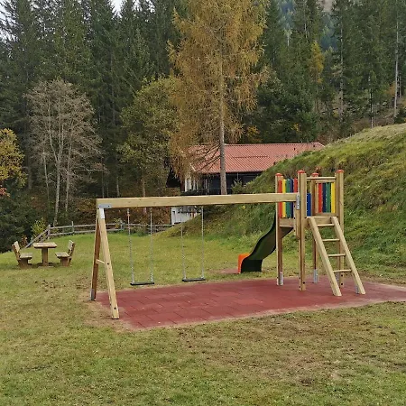 Tröster Apartment *