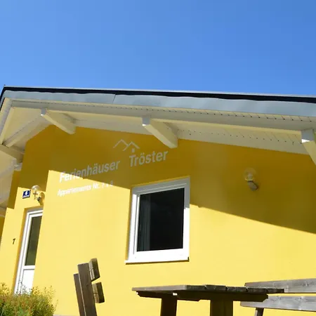 Ferienhaeuser Troester Apartman *