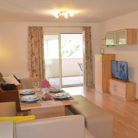 Ferienhaeuser Troester