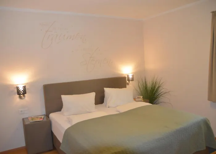 Ferienhaeuser Troester Apartament *